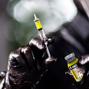 Frasco de Veneno Falso com Seringa