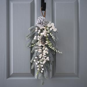 Folhagem de Pinheiro e Flores Brancas Decorativas