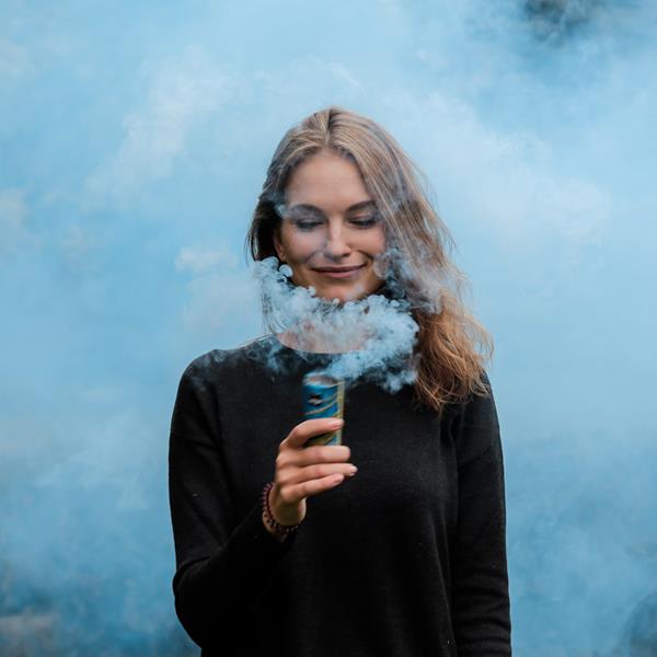 Fumo Azul Claro para Chá Revelação de Bebé em Tubo 60 seg. Fumo Azul Claro para Chá Revelação de Bebé em Tubo 60 seg.