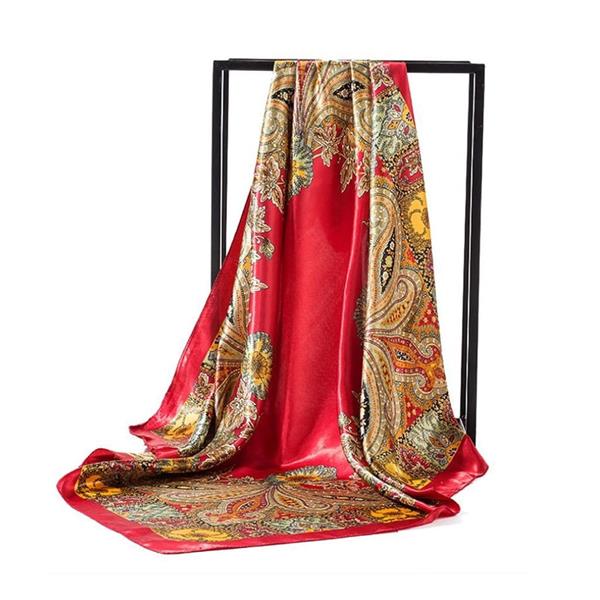 Lenço de Pirata Vermelho com Padrão Estampado