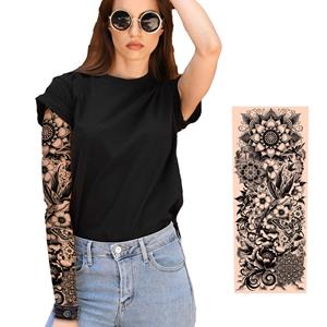 Mangas com Tatuagem Floral Preto e Branco