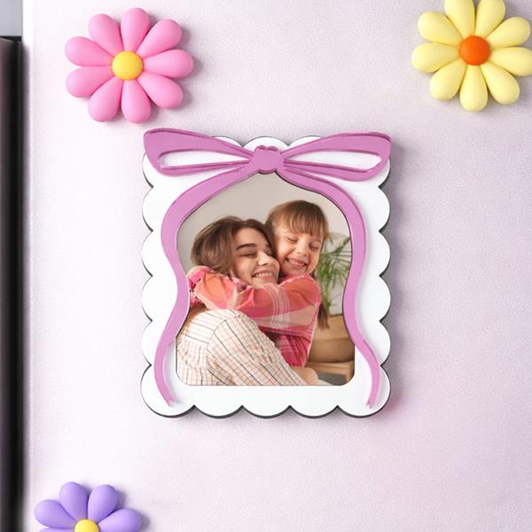 Moldura Branca com Laço Rosa e Íman