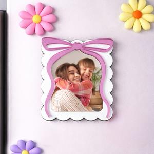 Moldura Branca com Laço Rosa e Íman