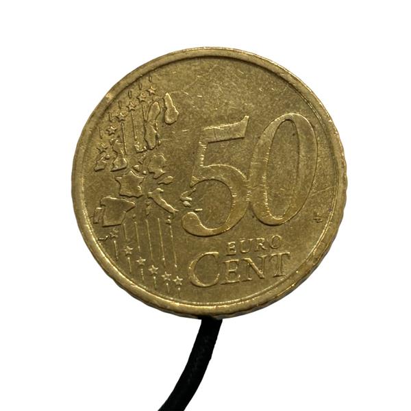 Pull coin 50 cent