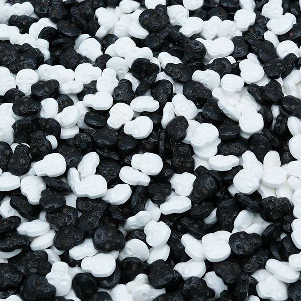 Sprinkles Mix Caveiras Brancas e Pretas, 65 gr.